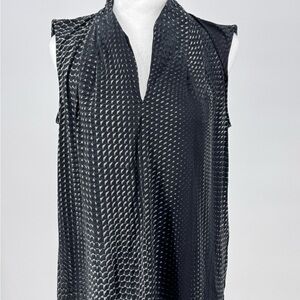 NWT Tahari Black and White Patterned Sleeveless Top Sz M